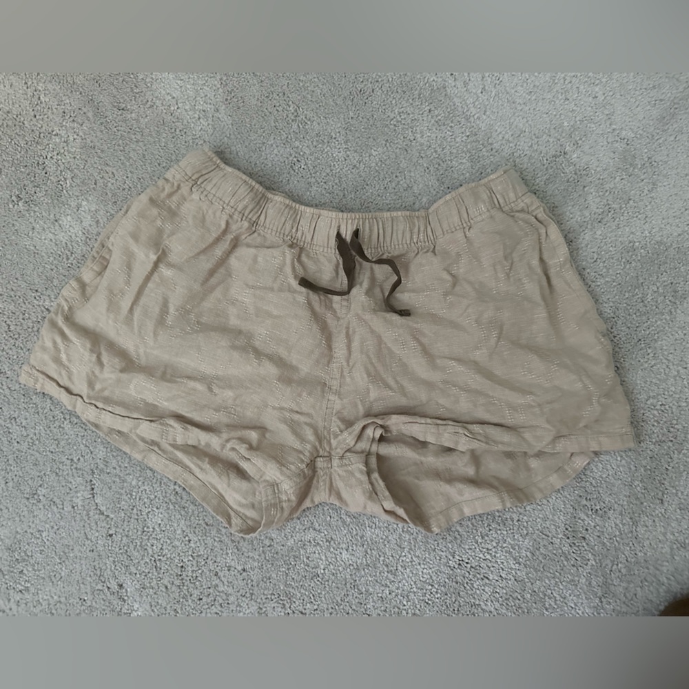 Patagonia tan fabric shorts, size medium